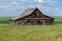 D8505090-Abandoned-Barn-near-Vulcan-Alberta