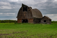 Old-abandoned-barn-near-Valhalla-Alberta_8503072