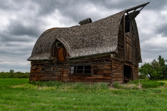 Old-abandoned-barn-near-Valhalla-Alberta_8503082