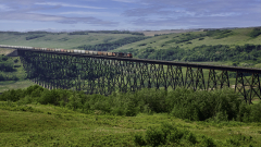 8500780-Eastbound-Train-on-the-Battle-River-Testle